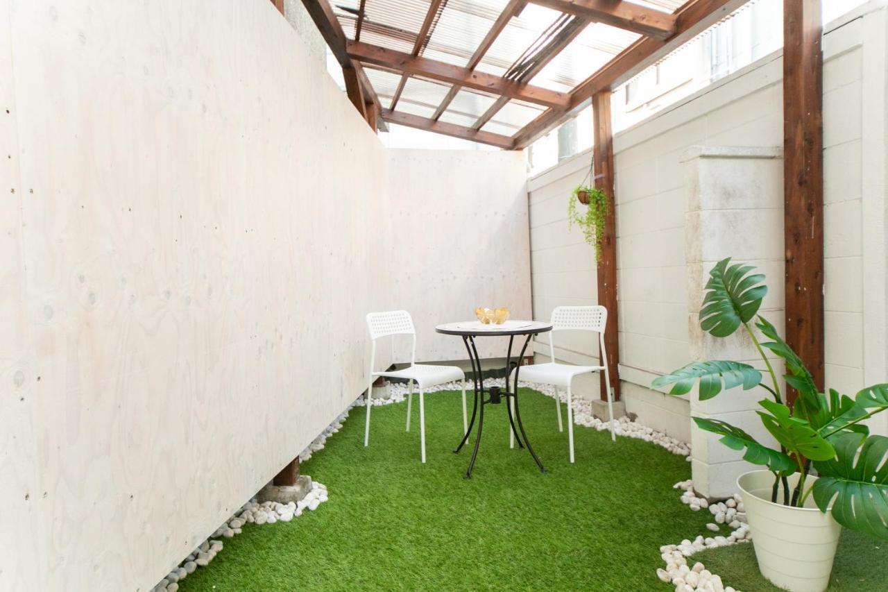 Very Convenient To Kyosera Dome Осака Экстерьер фото
